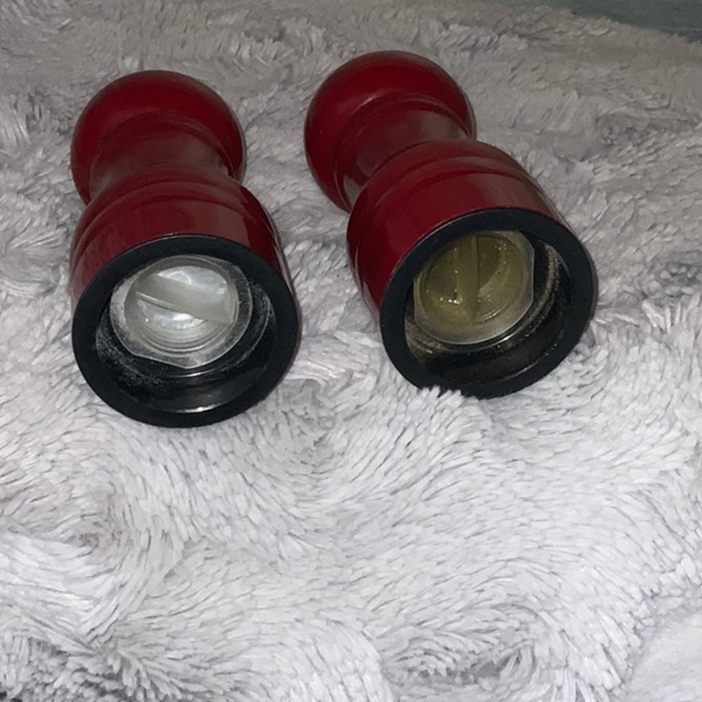 Red Pepper Mill Set - Picture 3 of 5